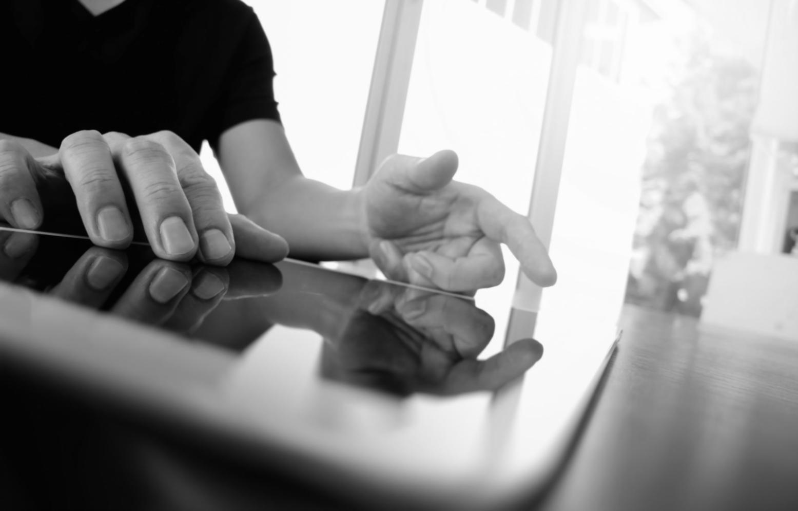 Detaillierte Finanzanalyse und Planungsdokumente